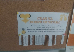 słoik z napisem Czas na dobre uczynki