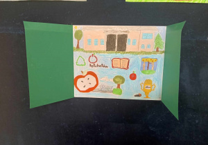 Lapbook z rysunkiem szkoły, jabłka