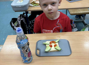 "Zdrowe śniadanie w klasie 1d"