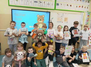 Świętujemy Dzień Pluszowego Misia w klasie 2d.