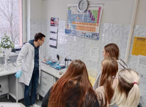 Uczniowie klasy 8a i 8c w Zakładzie Wodociągów i Kanalizacji "WOD.- KAN".