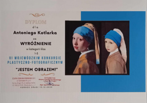 Dyplom z napisem wyróżnieni dla ucznia